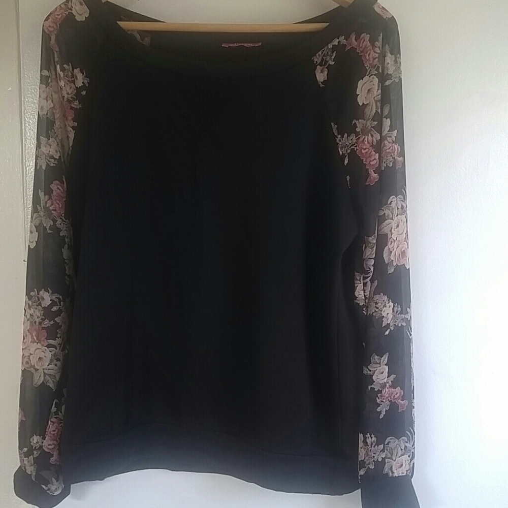 Sweaters / blouse